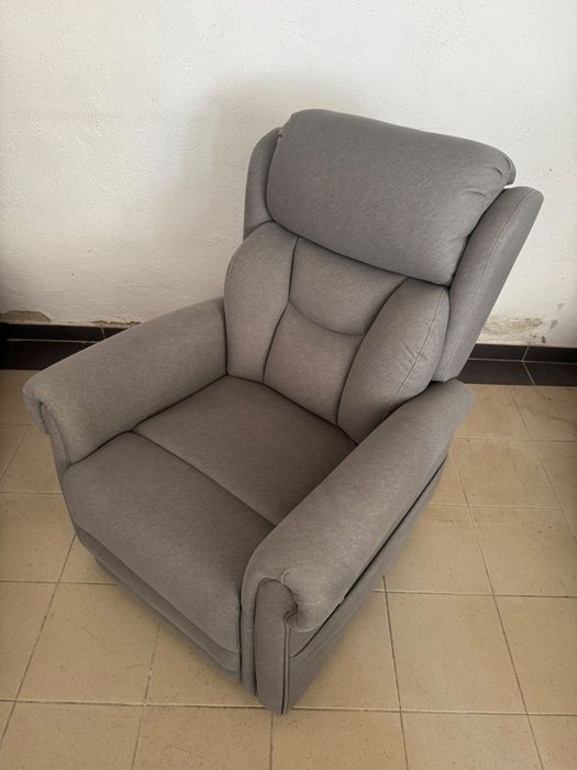 Poltrona reclinável elevatória elétrica  (4 motores)
