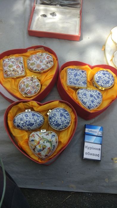 Шкатулки разные разных времен