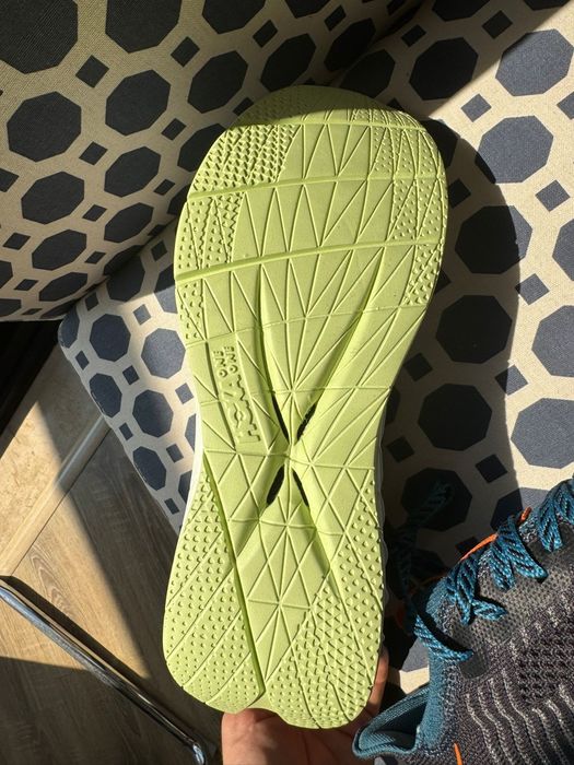 Ténis running Hoka Carbon x3 Tam 43 1 /3 novos