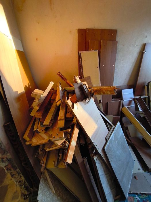 Oddam drewno z rozbiórki mebli