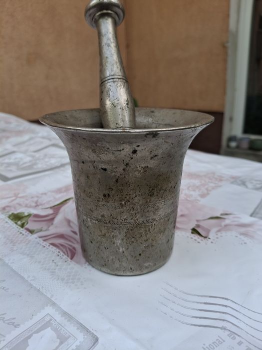 Mosiężny duży moździerz PRL