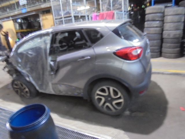 Carro MOT: K9K628 CX VEL: JR5332 RENAULT CAPTUR 2016 1.5 DCI 90CV 5P Preto DIESEL