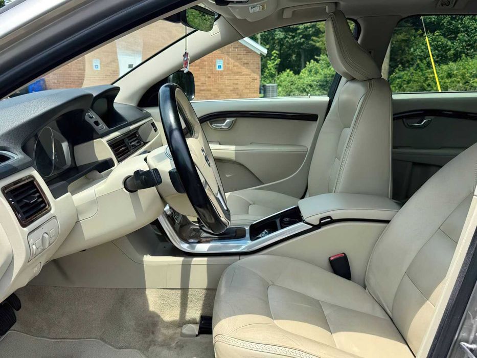 Volvo XC70 T6      2015