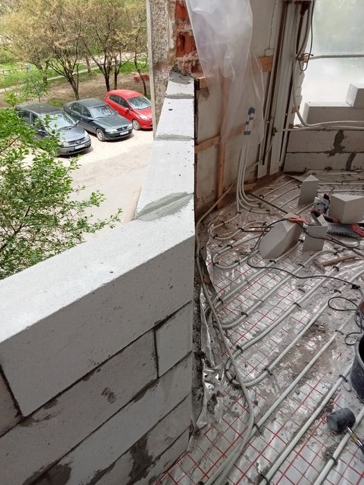 Мурування стін,  штукатурка.