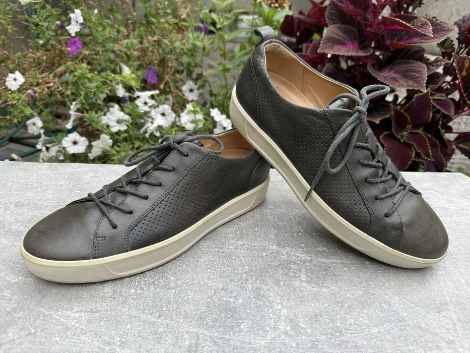Кожаные кроссовки Ecco 42 р