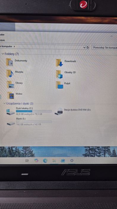 ASUS intel i3 250GB SSD 8GB RAM R500V nVidia