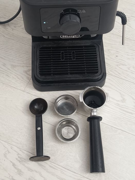 Ekspres do kawy DeLonghi Stilosa EC230 BK