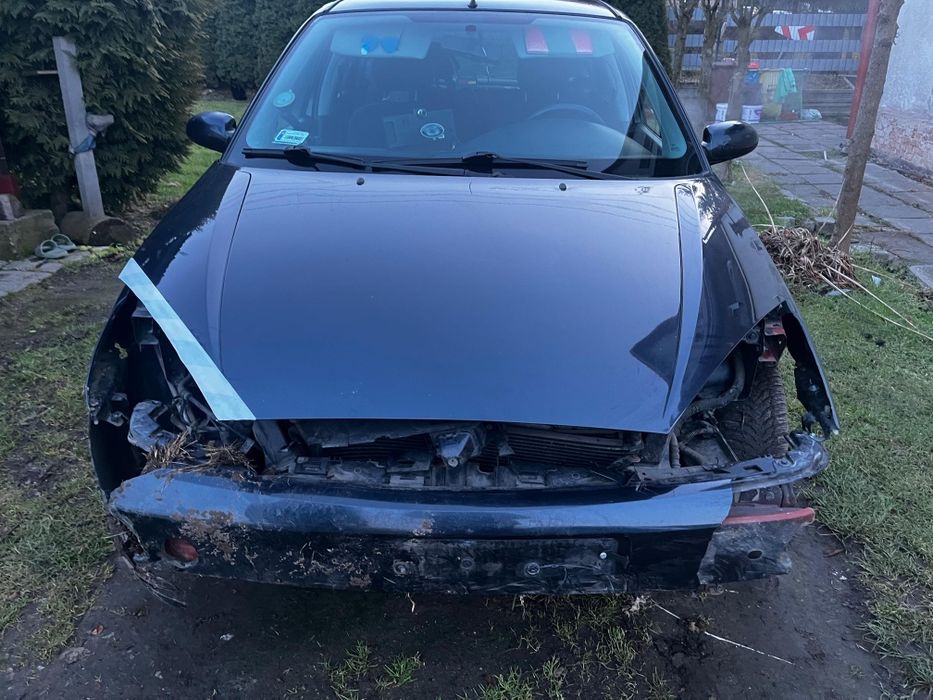 Ford fokus mk1 uszkodzony na chodzie