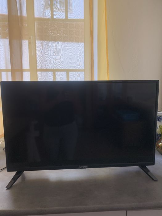 Tv Infiniton bom estado