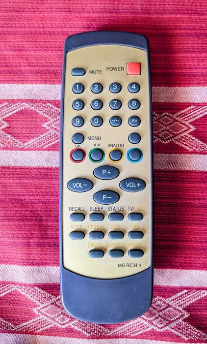 Televisão TV CRT AG Electronics 14" com comando original – Funcional