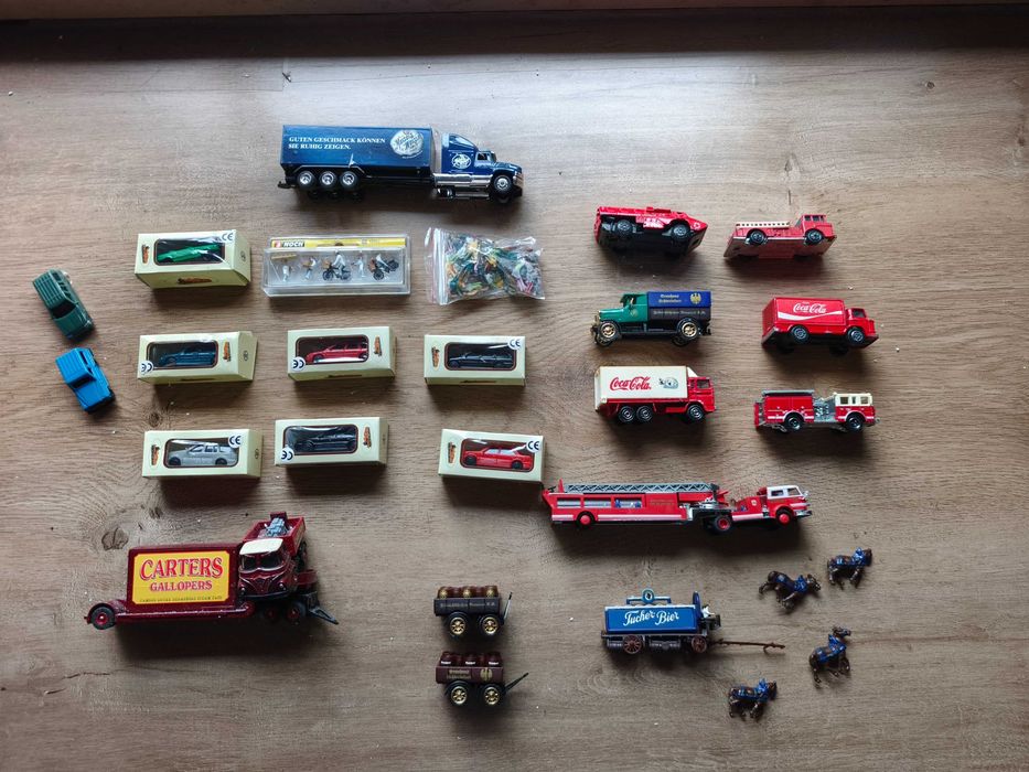 Conjunto de locomotiva e vagões