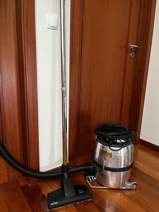 Aspirador profissional Nilfisk GM80