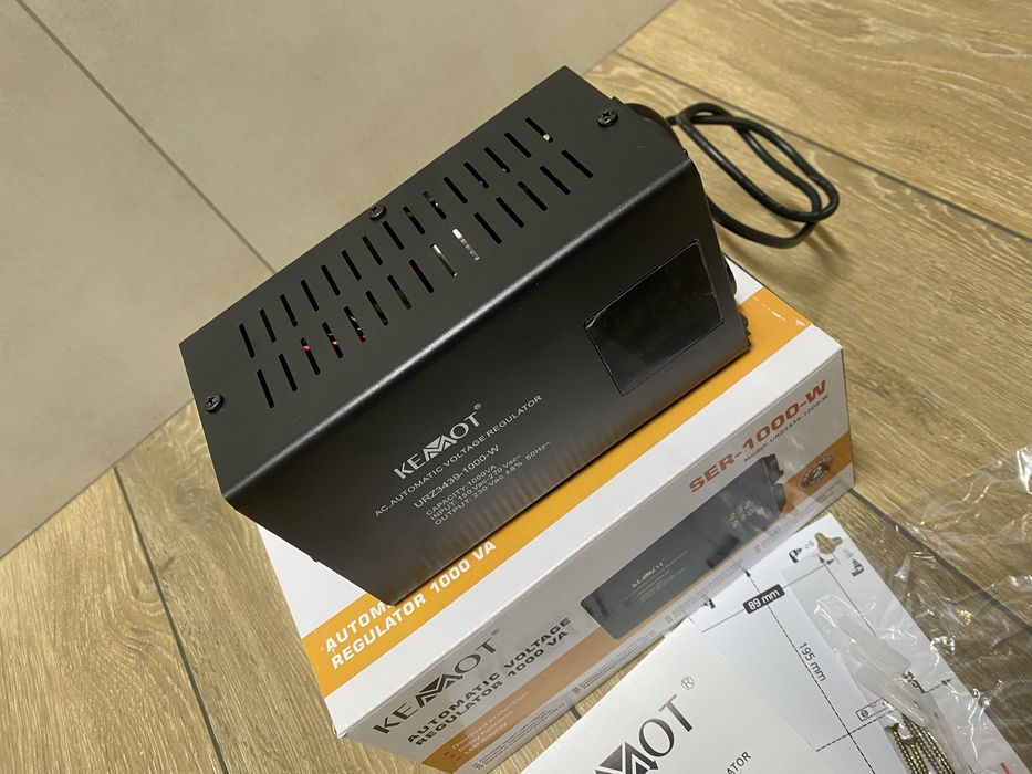 Стабілізатор напруги 1000 VA Kemot
