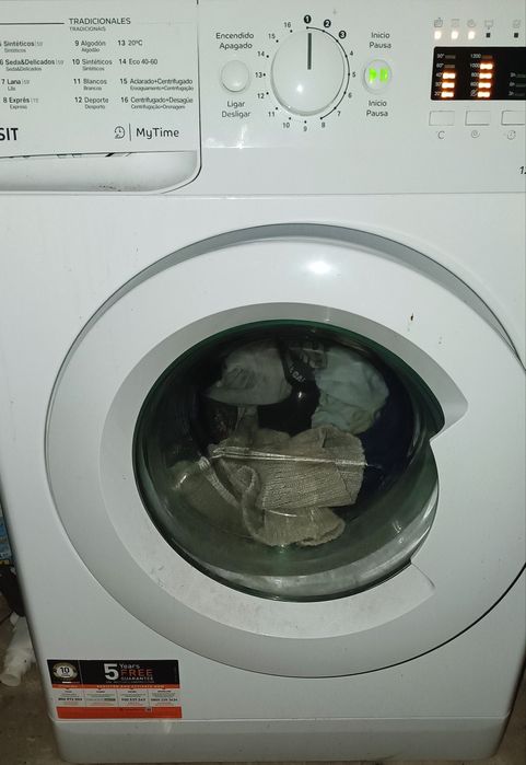 Máquina de lavar roupa Indesit