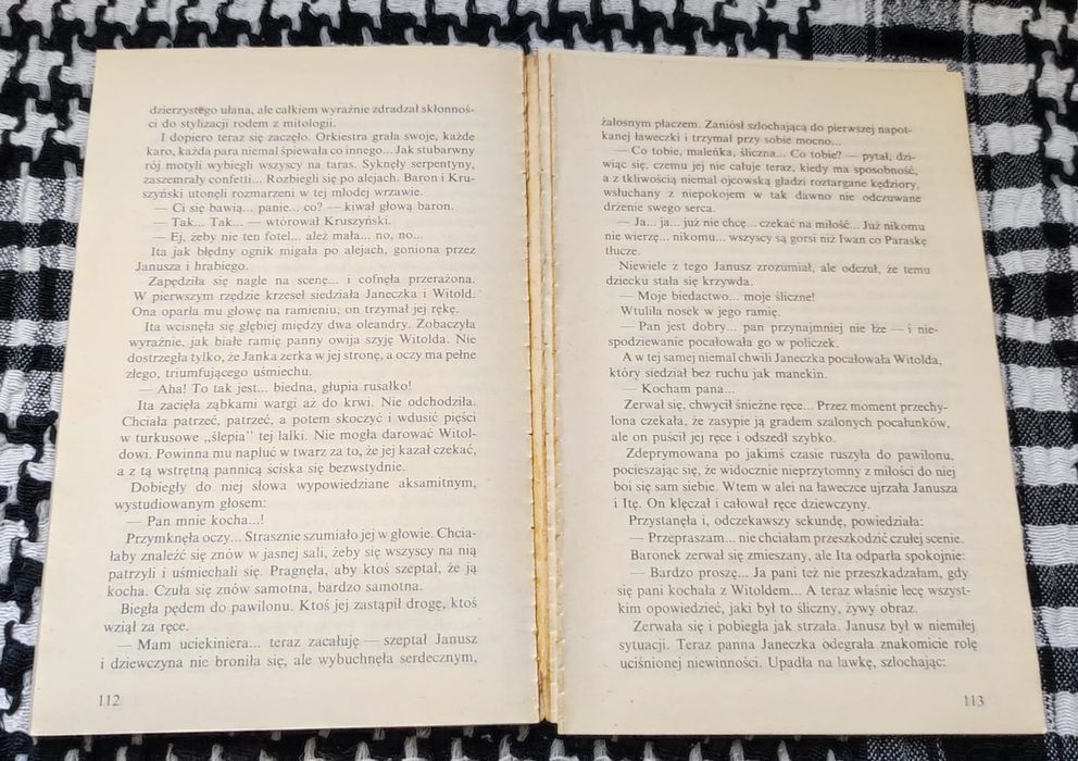 Irena Zarzycka - Dzikuska ( Krajowa Agencja Wydawnicza 1989 )