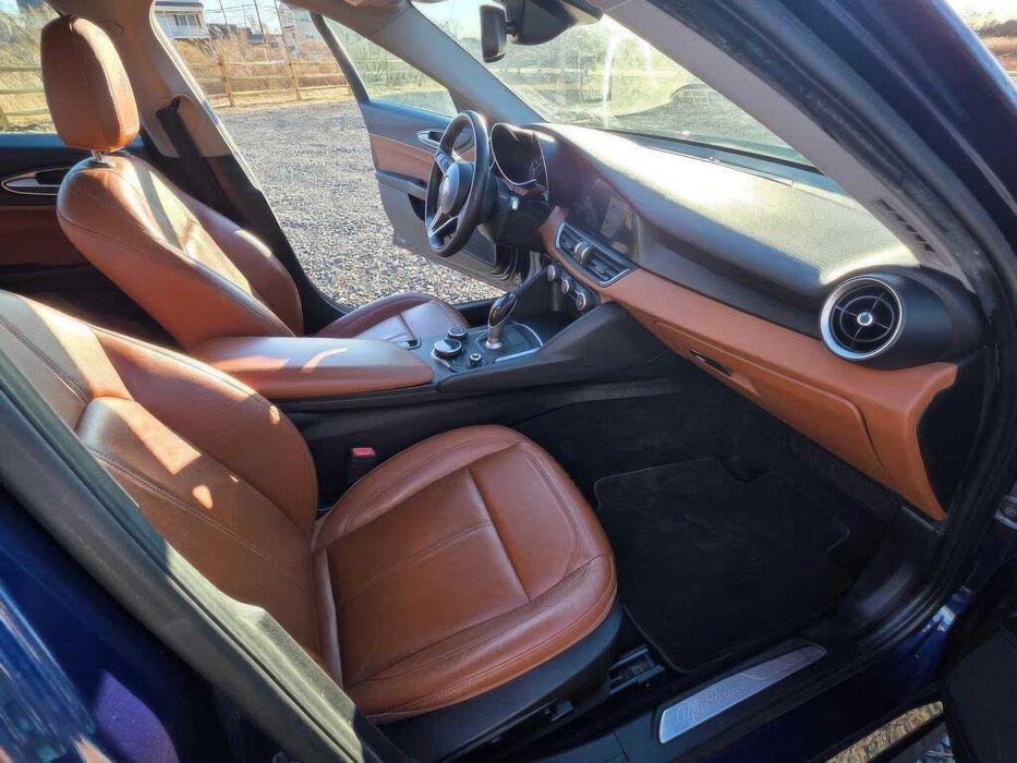 Alfa Romeo Giulia      2018