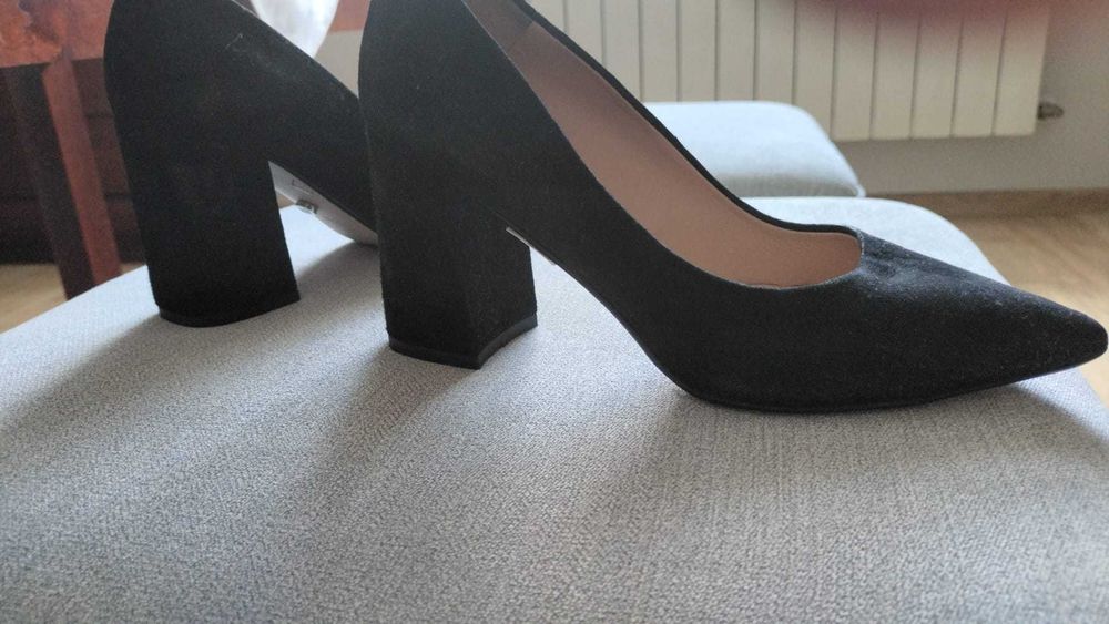 Buty na obcasie, rozmiar 37