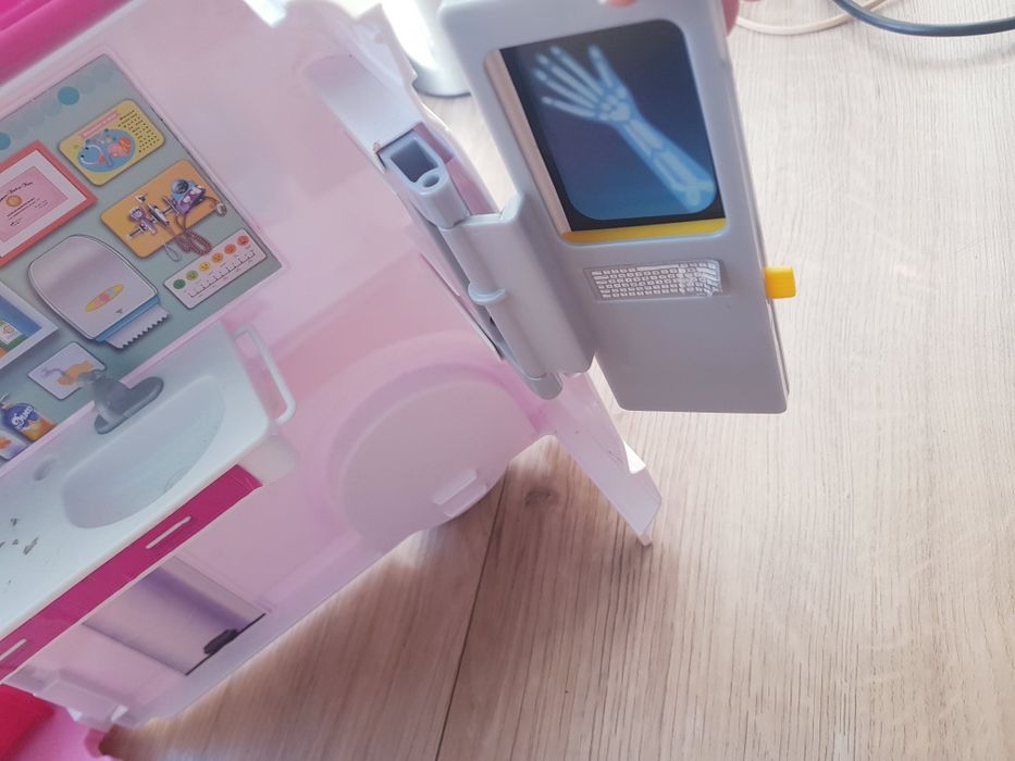 Karetka pogotowia Barbie.