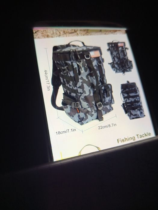 Disponível para venda Mochila para a pesca.