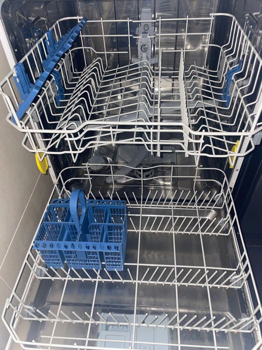 Máquina lavar loiça INDESIT última hipótese