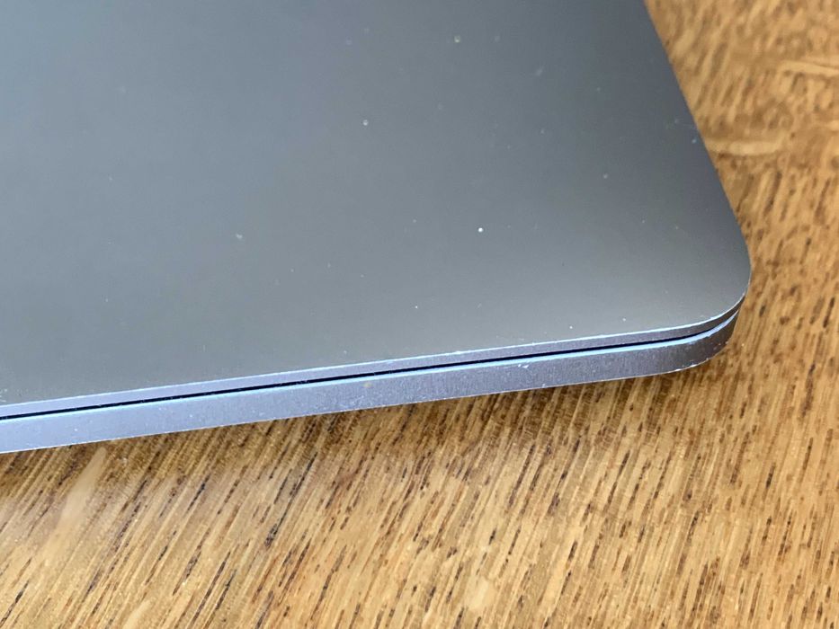 Apple macbook pro  2017 13,3  i5 2,3ghz ram8gb ssd256gb