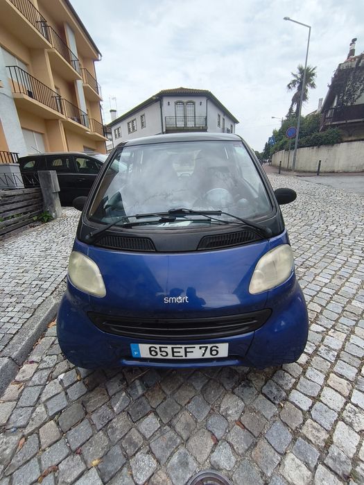 Vendo o meu Smart Fortwo 450 CDI (diesel) do ano 2000, caixa semi-automática.