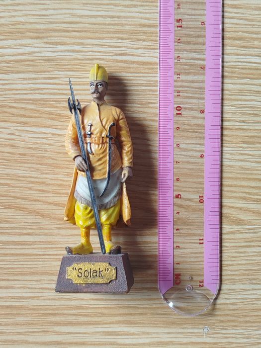 Solak z Turcji figurka ceramiczna