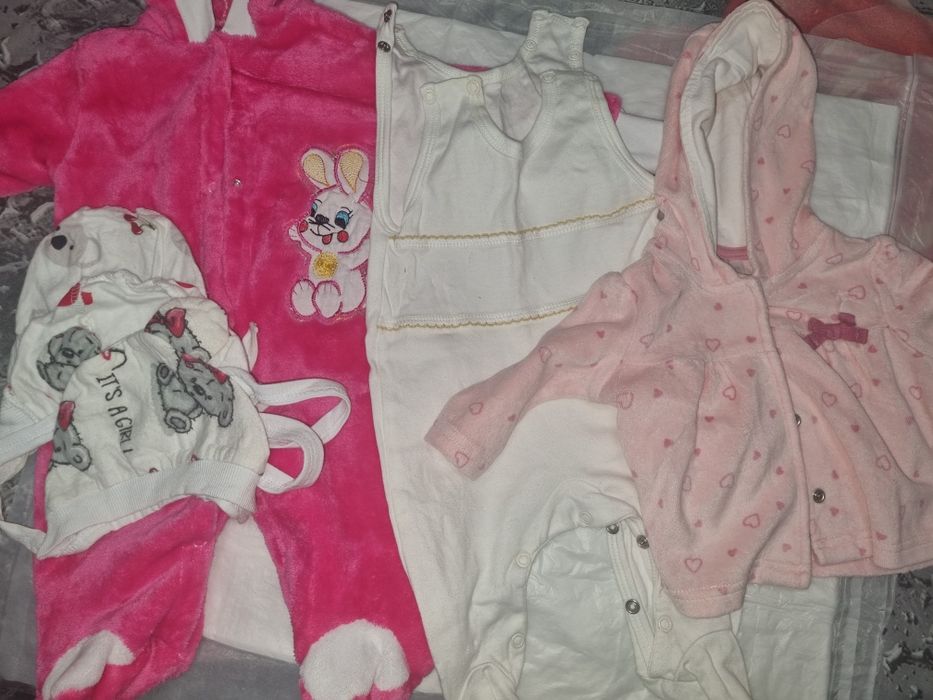 Отдам даром детские вещи