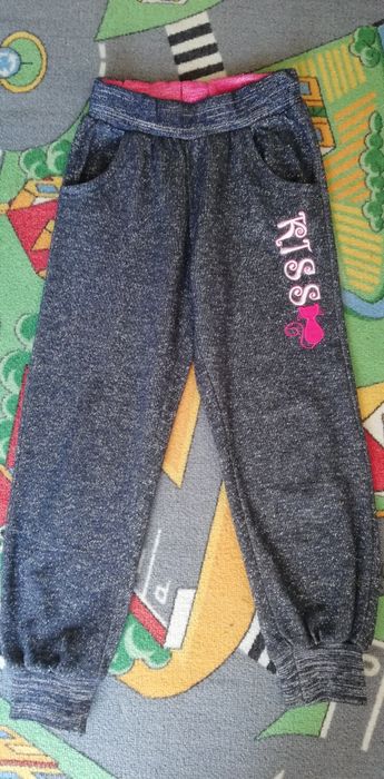 Spodnie dresowe rozmiar 122