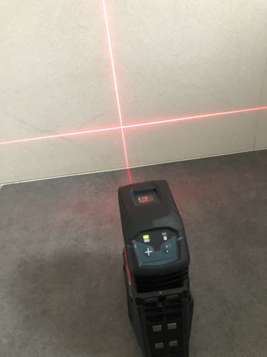 Лазерний лінійний нівелір Bosch GCL 2-15