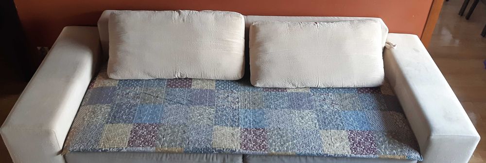 Диван розкладний бежевий