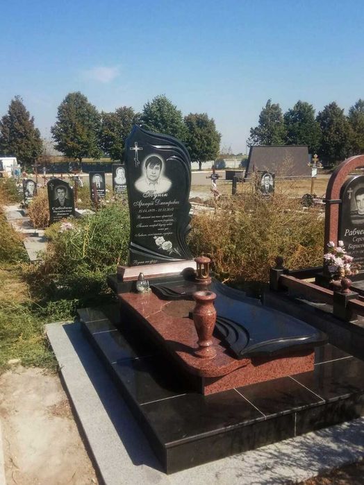 Пам'ятники з граніту Біла Церква.
