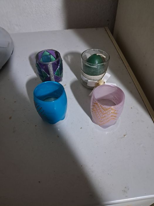 Quatro copinhos para  velas
