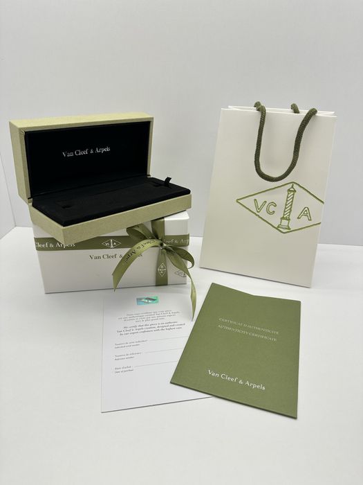 Коробок під скрежки,підвіс,браслет Ван Кліф Van Cleef&Arpels.