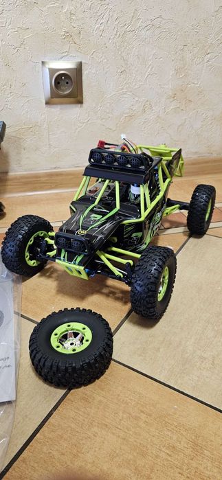 WLtoys 12428/12427 V2 (pilot led) 50km/h  crawler rc car