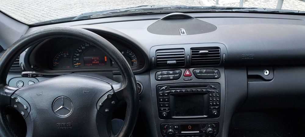 Mercedes-Benz Classe C 320 — fotografia 3