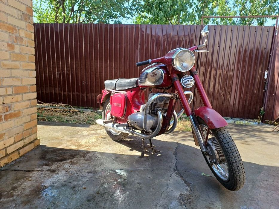 Ява 360  старушка