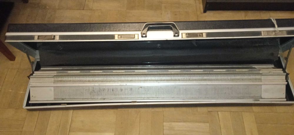 В'язальна машина "Українка-2"