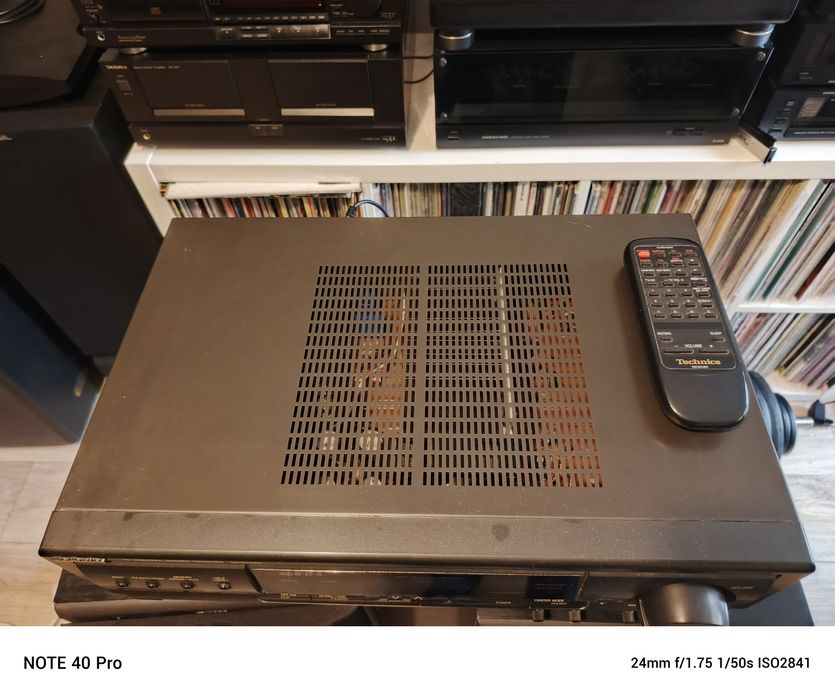 Technics amplituner.