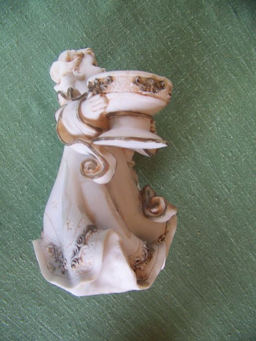 świecznik statuetka 22 cm