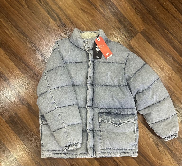 Levis пуховик  M