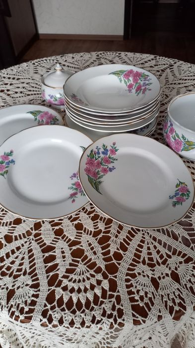Продам набір столового посуду