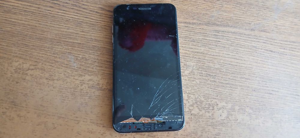 Uszkodzony telefon LG K11 Cena do negocjacji