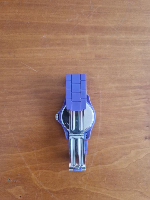 Relógio feminino ONE, lilás, de 2011