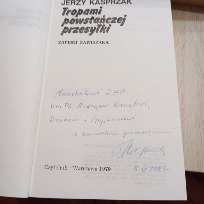 Tropami powstańczej przesyłki, Kasprzak z autografem