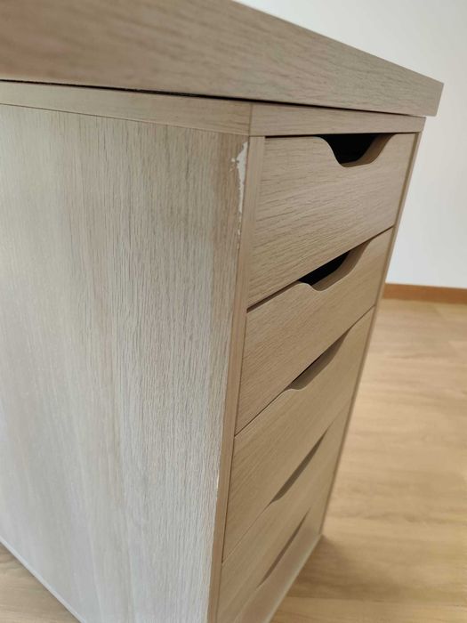 Secretária IKEA como nova