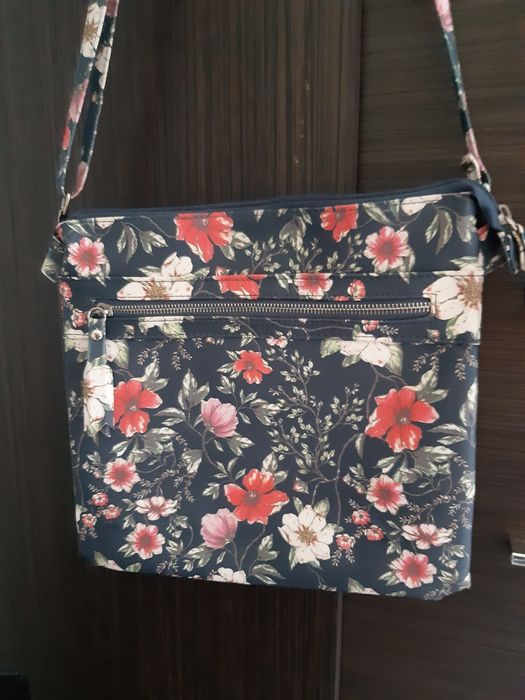 Torebka damska  typu listonoszka