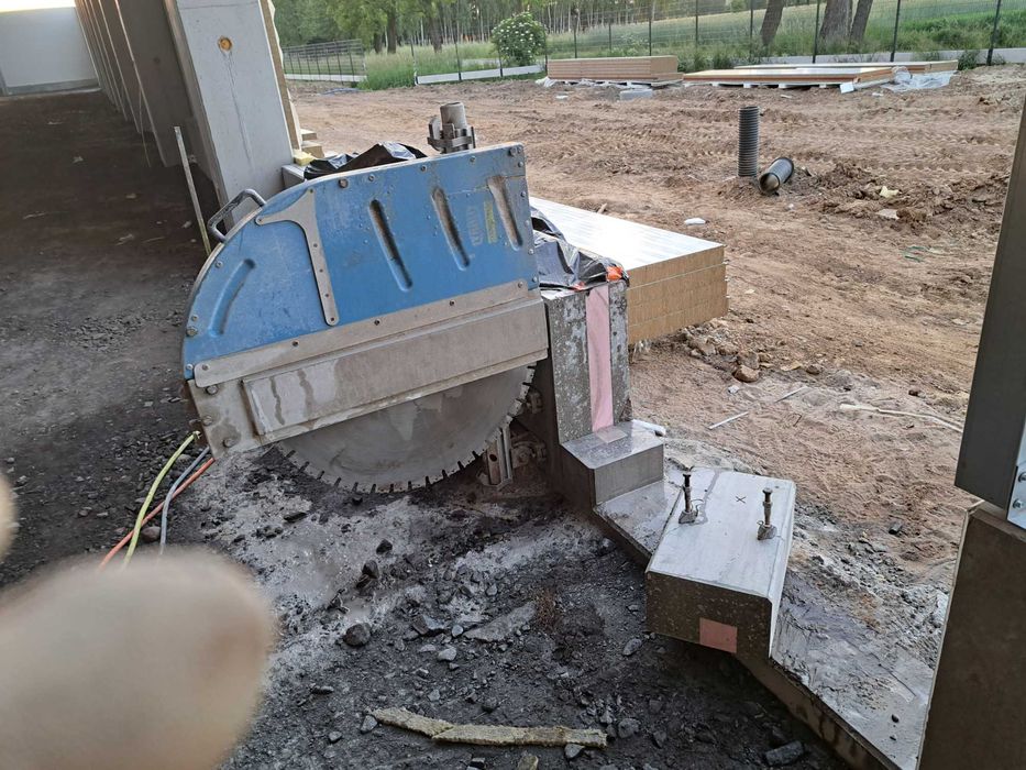 Technika diamentowa,  przewierty, wiercenie betonu, wiertnica HILTI