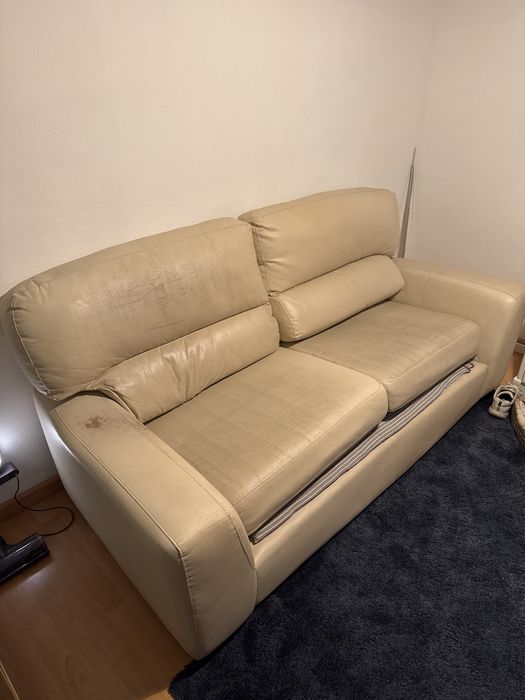 Sofá Creme para duas pessoas