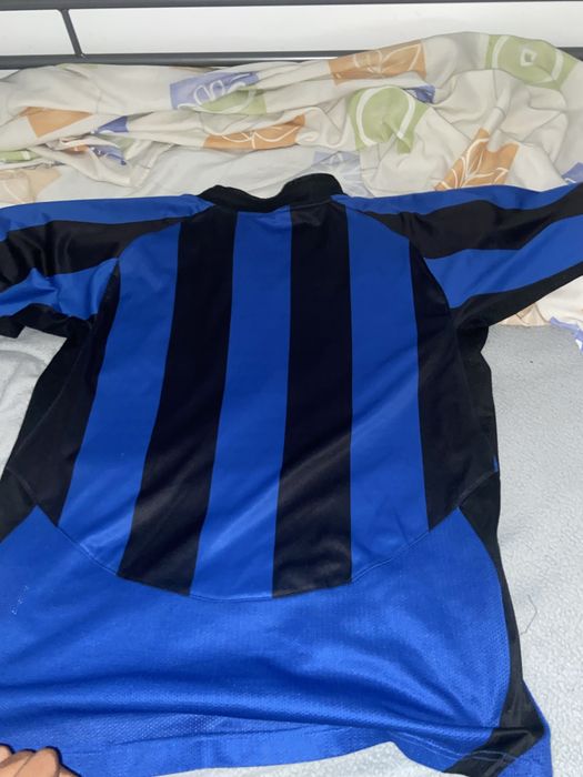 Camisola azul e preta do inter milão